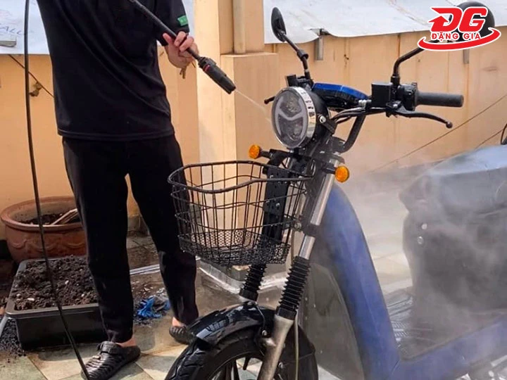 Tiệm rửa xe Bình Dương 368