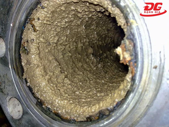 cáu cặn có thể làm tắc hệ thống đường ống