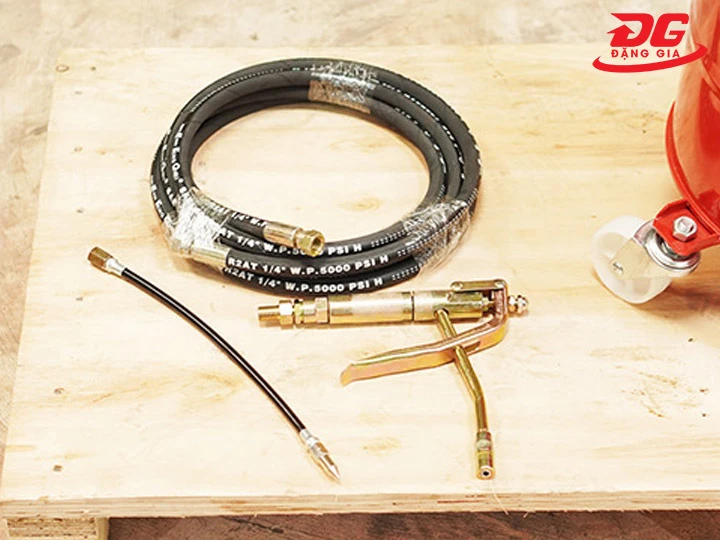 dây cao áp máy bơm mỡ tại đặng gia