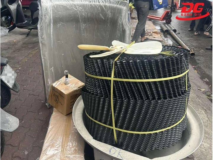 Lắp tháp giải nhiệt Eco