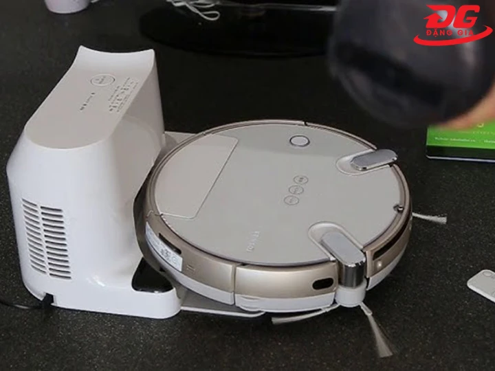 Robot hút bụi nội địa Nhật Toshiba VC-RVS1CP