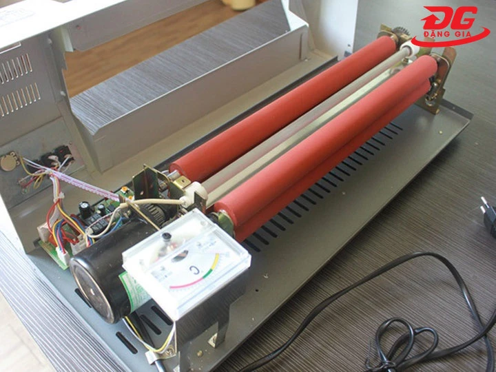 rulo máy ép plastic có lớp phủ bền