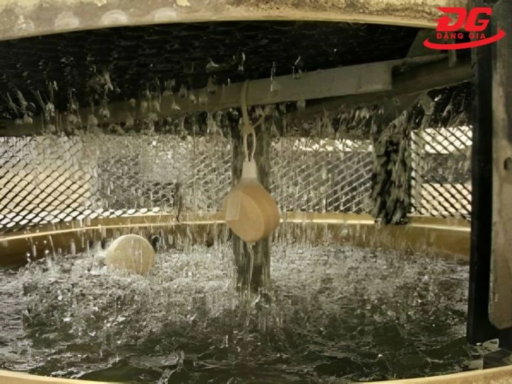 Cách loại bỏ rong rêu tháp giải nhiệt