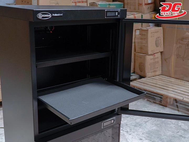 khoảng chứa của tủ chống ẩm 500L