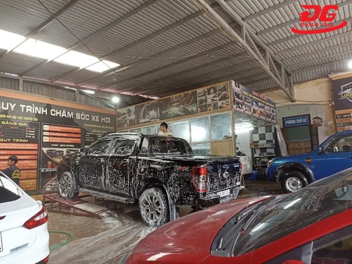 Tiệm rửa xe Điện Biên Phủ Hùng Cường