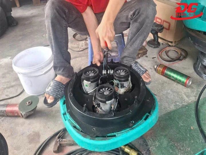 gọi chuyên gia nếu không sửa được máy hút bụi