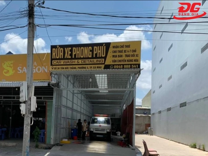 Dịch vụ rửa xe Cà Mau Phong Phú rộng rãi, thoáng đãng