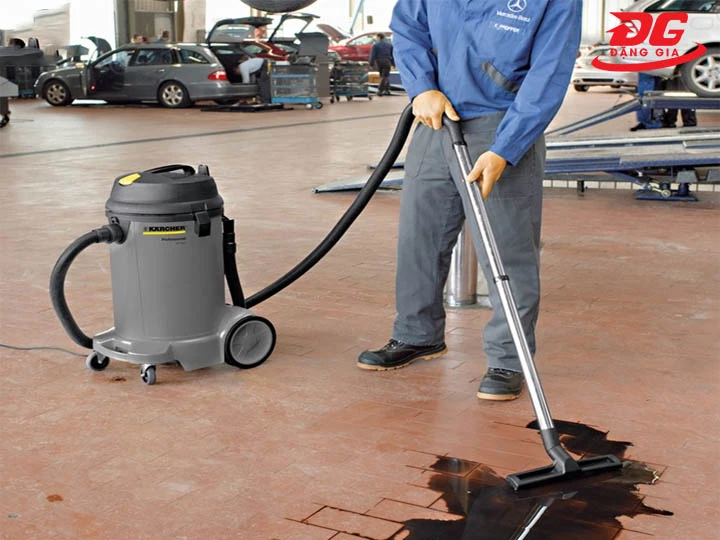 Máy hút bụi công nghiệp khô - ướt Karcher