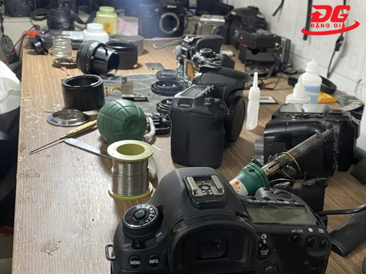 sửa máy ảnh tại TPHCM HUYHOANG DIGITAL