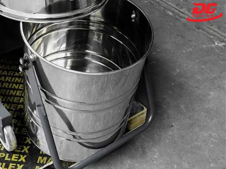 Máy hút bụi công nghiệp 3 pha thùng rác lớn