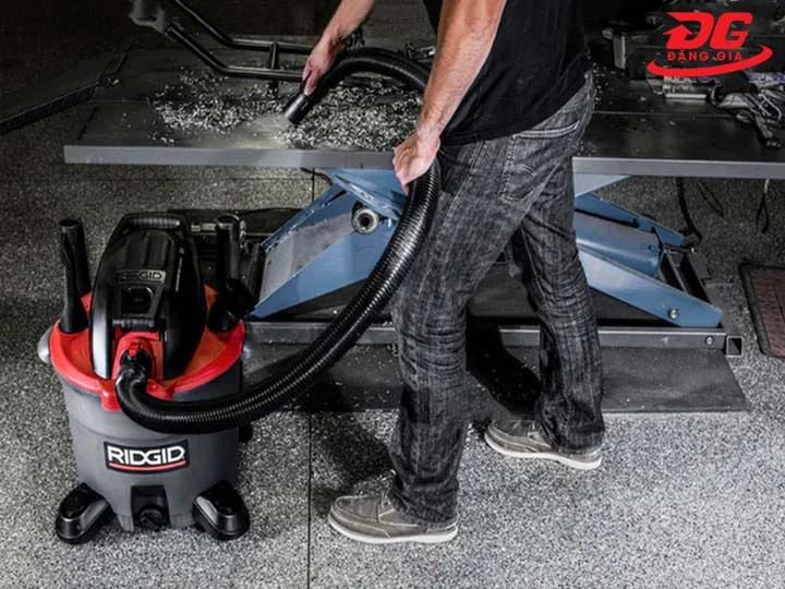 sử dụng máy hút bụi Ridgid