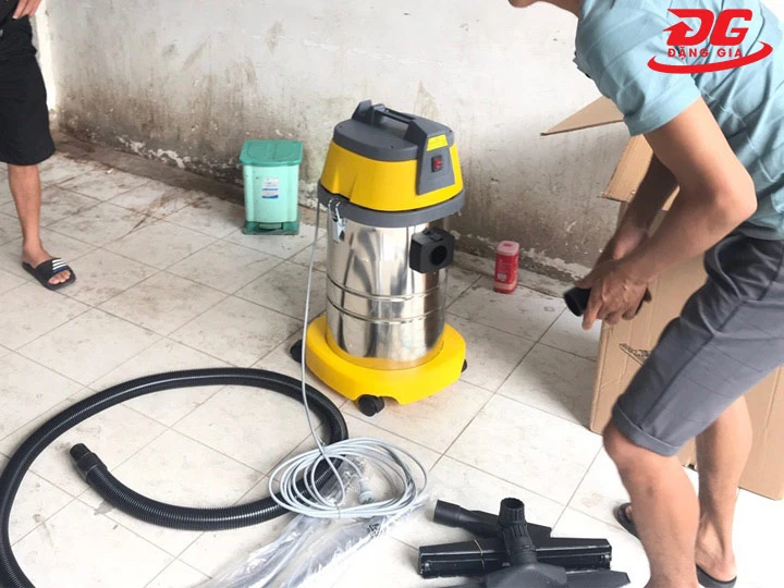 Tips cần biết khi vệ sinh máy hút bụi công nghiệp