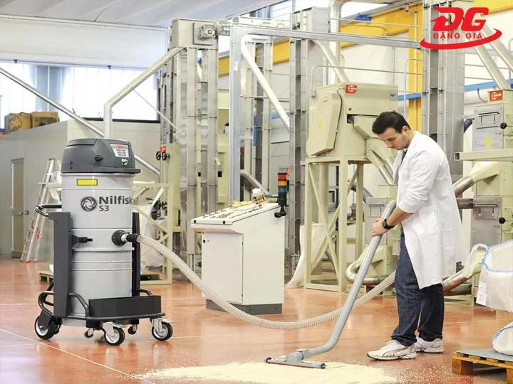 máy hút bụi 4000W làm sạch nhanh