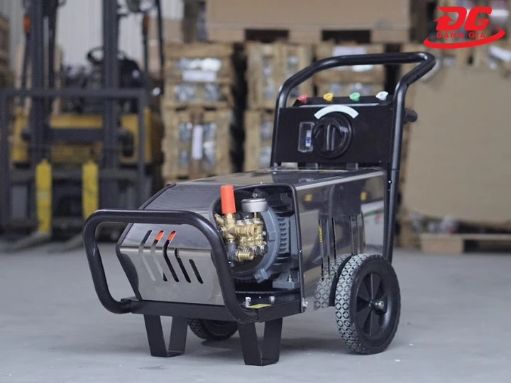 máy xịt rửa xe Kumisai 20M36-7.5T4 Tinh gọn mà mạnh mẽ