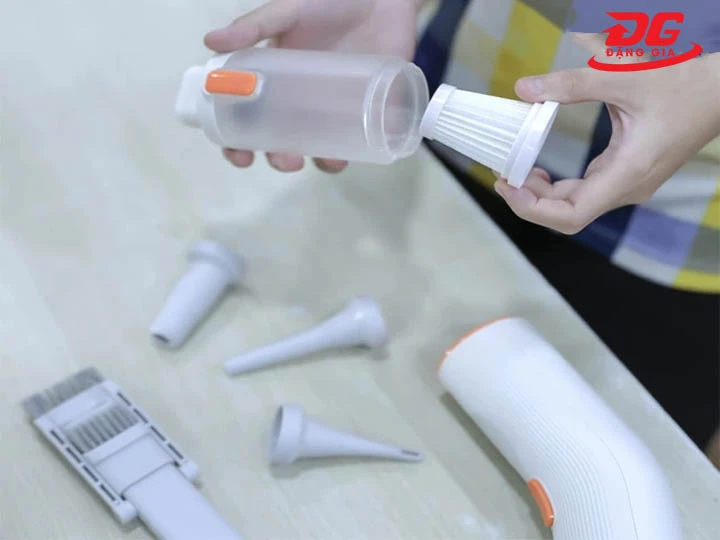 Tháo các bộ phận, làm sạch từng chi tiết