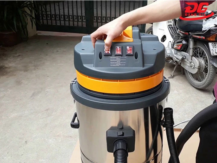 Khởi động máy hút bụi 3200W 