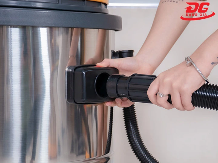 Lắp máy hút bụi 3200W 