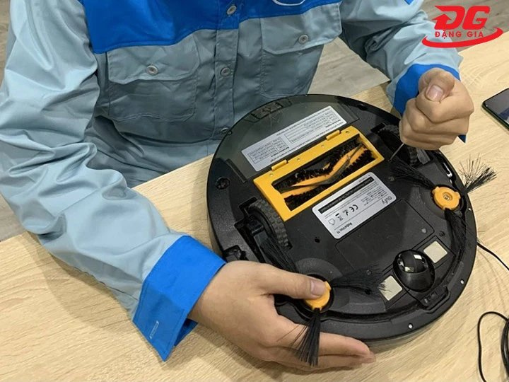 Lỗi robot hút bụi nào cần nhờ tới sự giúp đỡ của thợ chuyên nghiệp