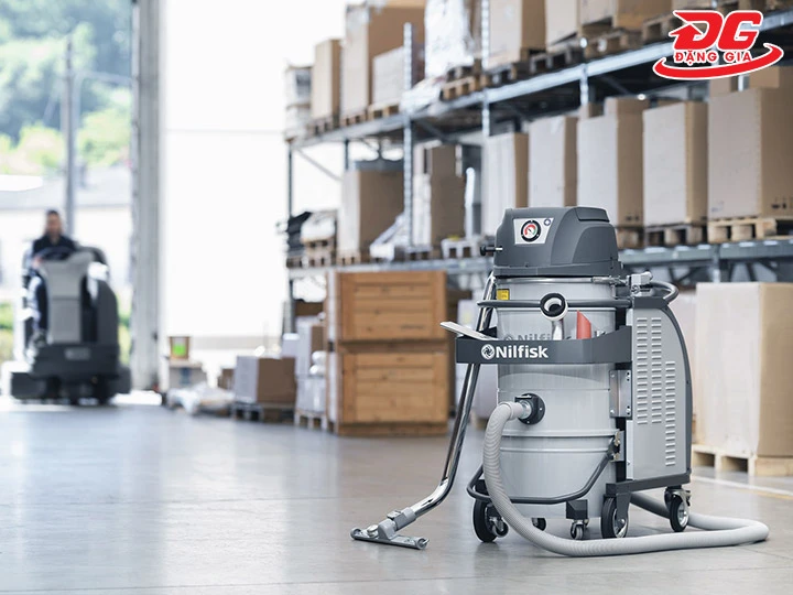 máy hút bụi công nghiệp pin Nilfisk