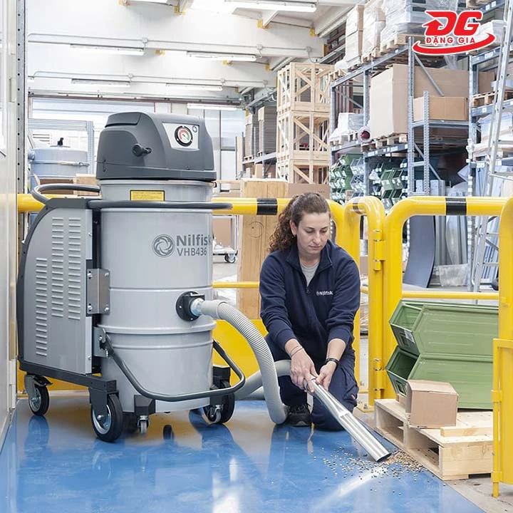 máy hút bụi công nghiệp dùng pin bền bỉ
