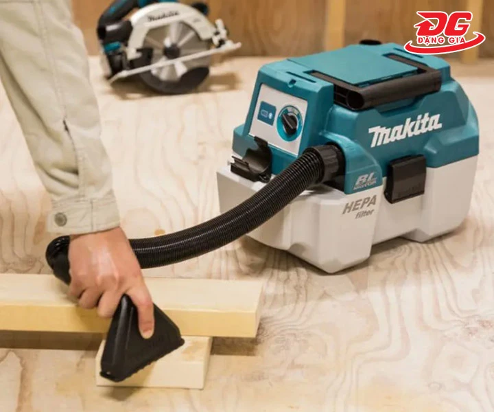 máy hút bụi công nghiệp chạy bằng pin