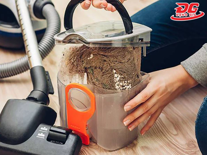 thùng chứa bụi quá tải