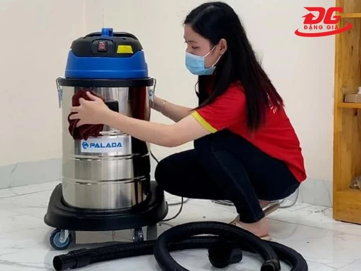 Vệ sinh máy hút bụi 3200W 