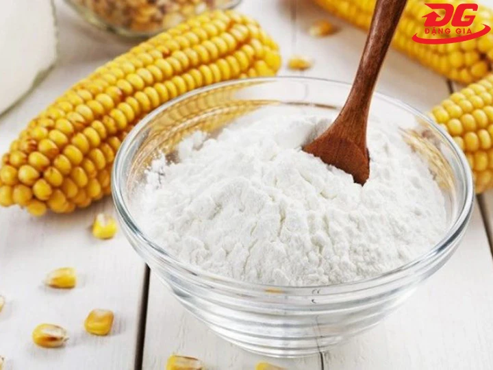 Cách làm sạch kính nhà tắm bằng bột bắp (bột ngô)