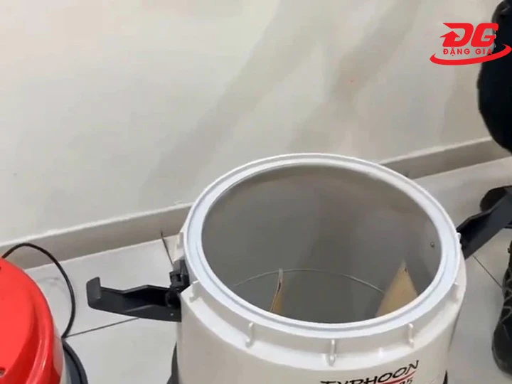 Chọn dung tích máy hút bụi công nghiệp Typhoon lớn