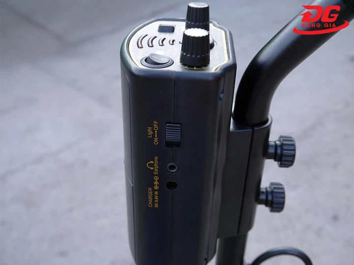 Lắp máy dò kim loại AR944