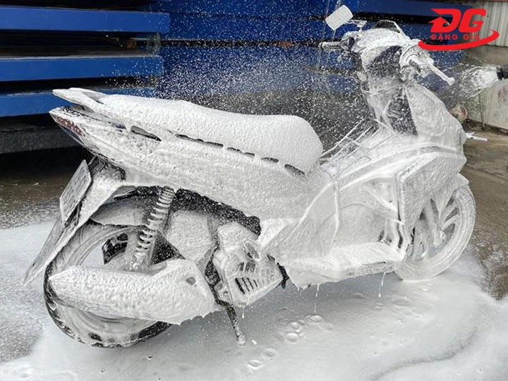 bình phun bọt tuyết Pallas 20L Tầm phun rộng, lực mạnh