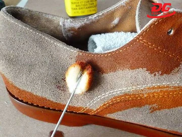 Cách nhuộm giày da lộn làm mới đôi giày nhanh chóng, hiệu quả
