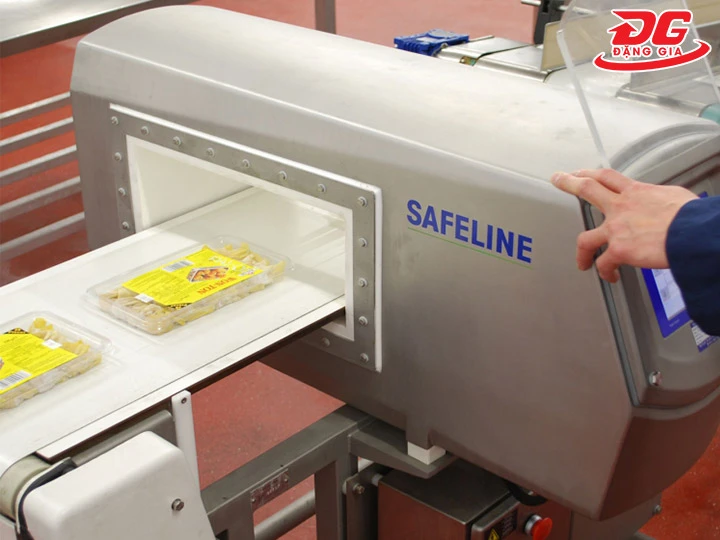 Máy dò kim loại giúp ngăn ngừa di vật