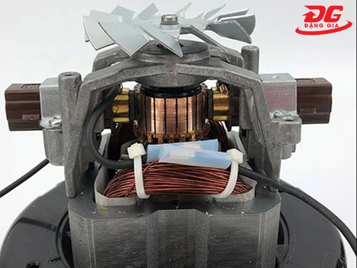 máy hút bụi 500W motor lõi đồng chạy êm