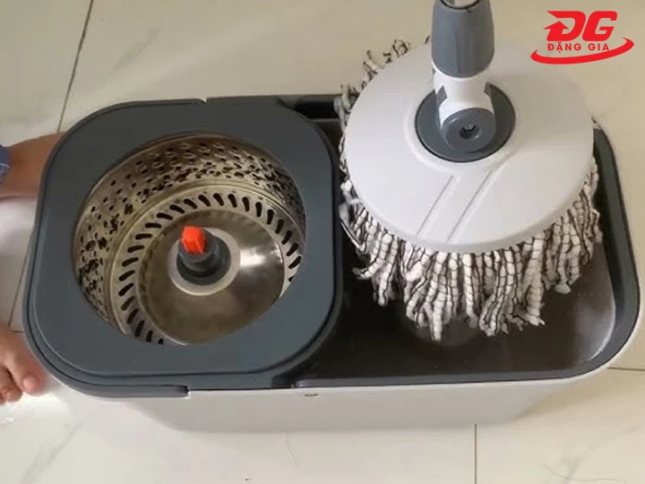 Tips chọn cây lau sàn nhà Hàn Quốc theo khả năng vắt nước