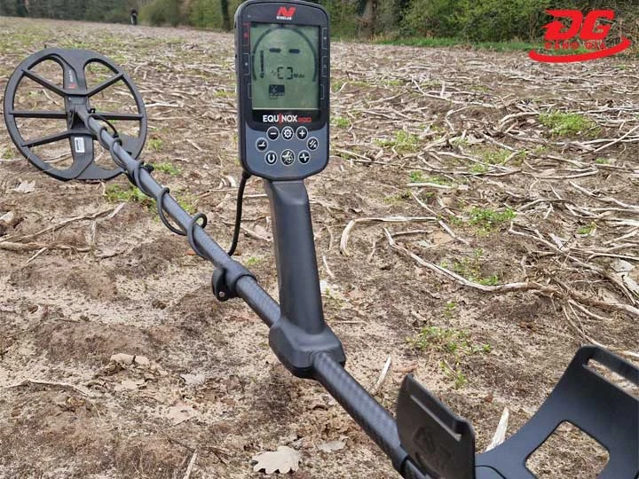 Máy dò kim loại Equinox 900 cân bằng mặt đất