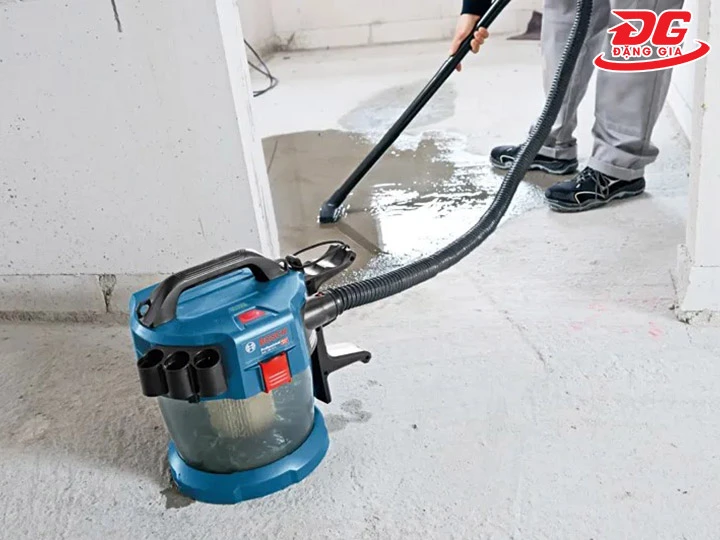 vận hành máy hút bụi 10L