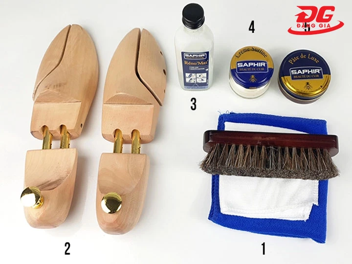 Hướng dẫn dùng xi đánh giày Saphir