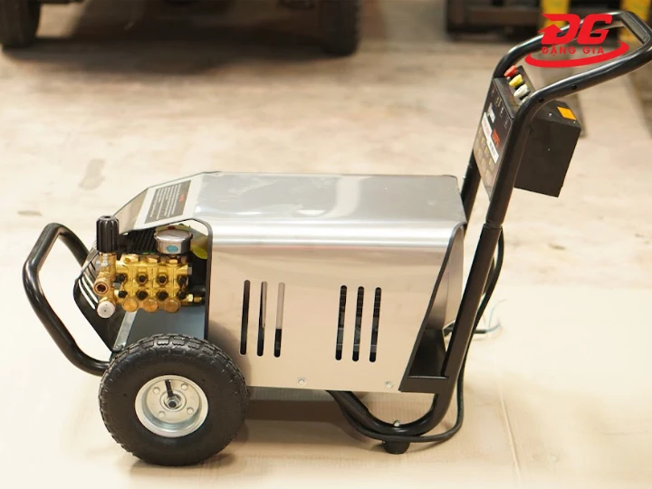 Máy rửa xe cao áp tại Quảng Ninh