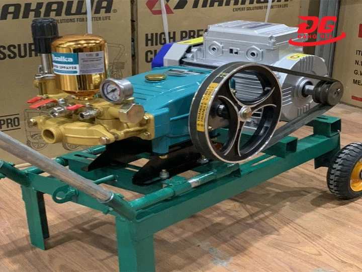 Máy rửa xe dây đai tại Quảng Ninh