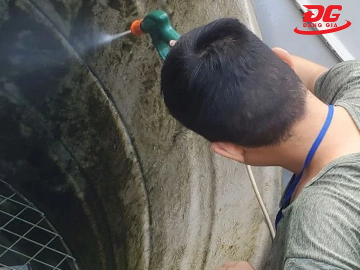 Thường xuyên rửa sạch bề mặt tấm tản nhiệt Kumisai KMS-08