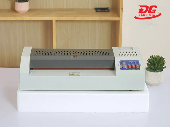 Hình ảnh thực tế máy ép plastic YT 320