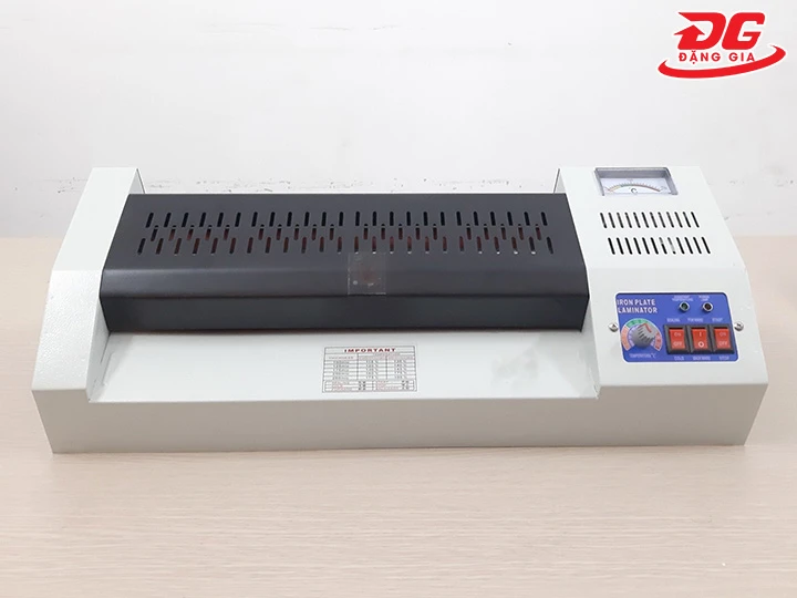 Máy ép plastic rulo YT 320