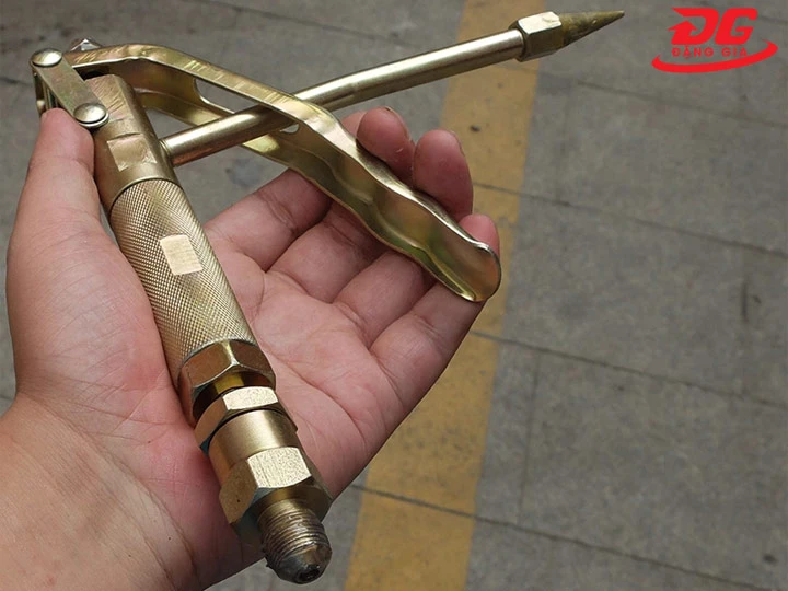 Súng bơm mỡ Kocu HCG-150 dễ dùng