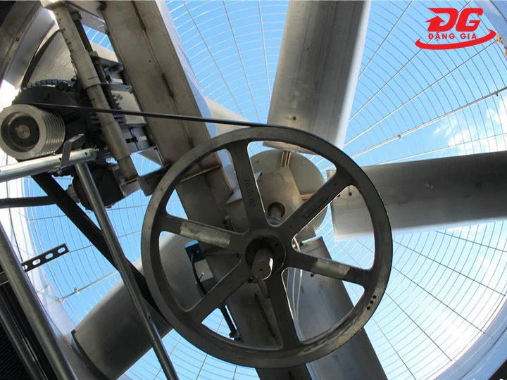 Dây curoa chùng, lệch khớp gây rung khi chạy