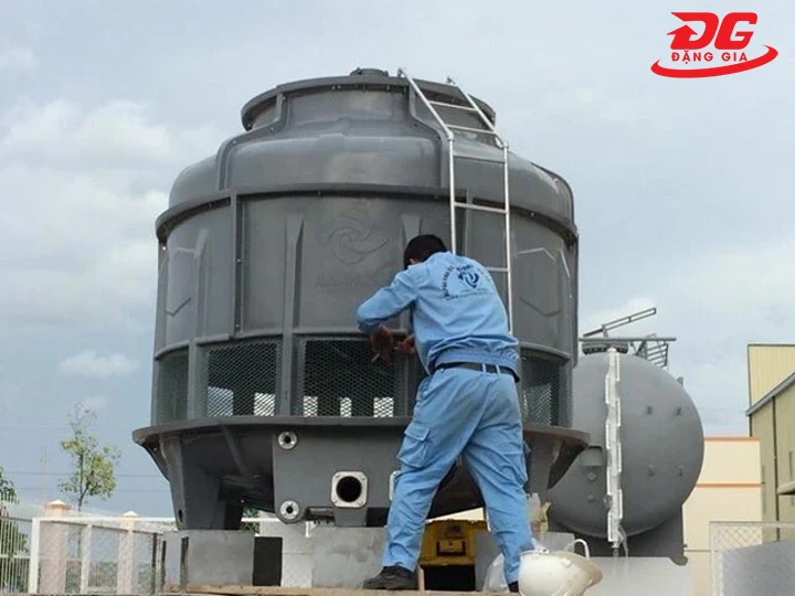 Nền lắp đặt gồ ghề khiến tháp rung mạnh