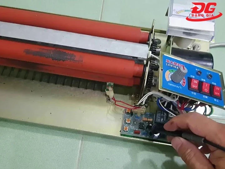 bảo dưỡng máy ép plastic đúng cách