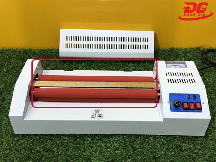 Không dùng chất ăn mòn khi vệ sinh máy ép plastic