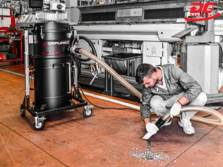 máy hút bụi công nghiệp cực khủng cho nhà máy bao nhiêu tiền