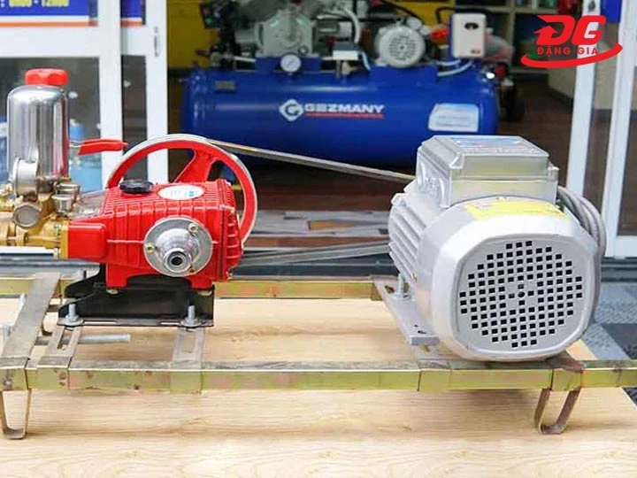 Máy bơm rửa xe dây đai 1HP LS22